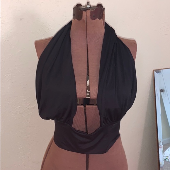 Black crop top - Picture 1 of 3